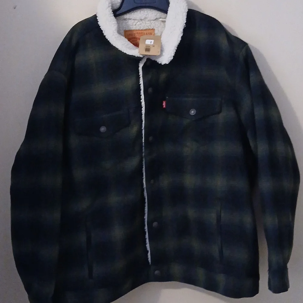 Levi's Black and Green Plaid Sherpa Jacket - Picture 1 of 3
